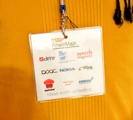 TEDx Badge mit Sponsoren